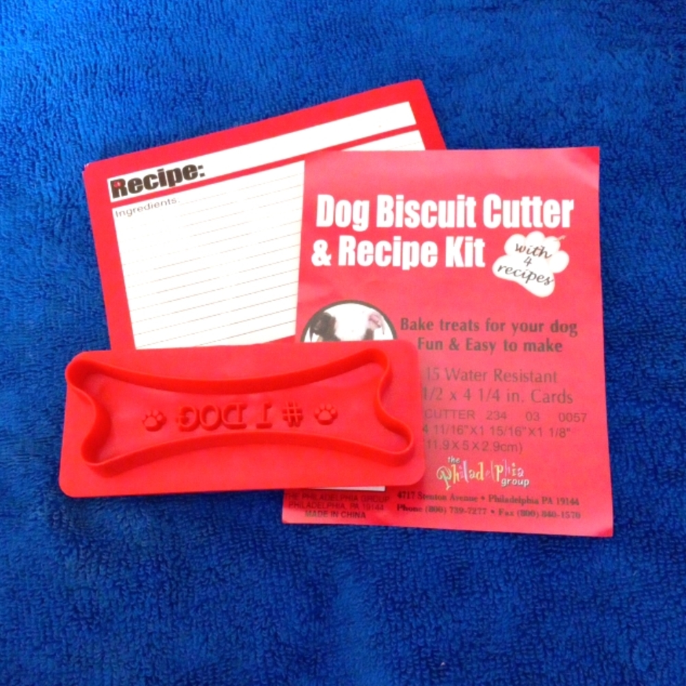 Dog Biscuit Cookie Cutter & Recipe Kit
